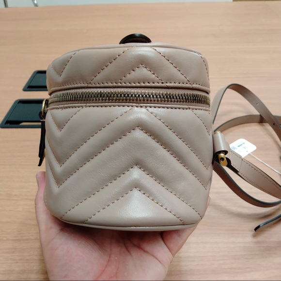 Authentic Gucci Marmont Backpack - Picture 2 of 12